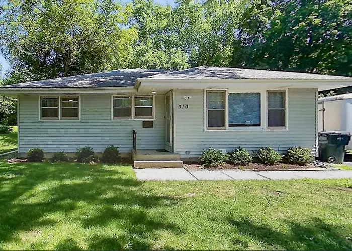 5br Fully Fenced With 2 Living Family Ready Near Naval Base Libertyville