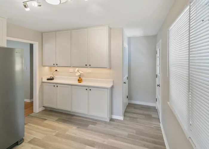 Holiday home 5br Fully Fenced With 2 Living Family Ready Near Naval Base Libertyville