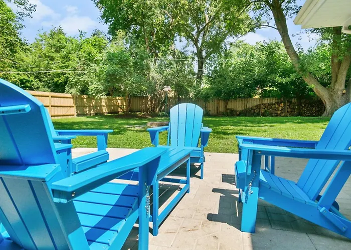 Holiday home 5br Fully Fenced With 2 Living Family Ready Near Naval Base Libertyville